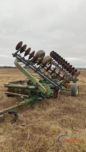 John Deere 220 Image