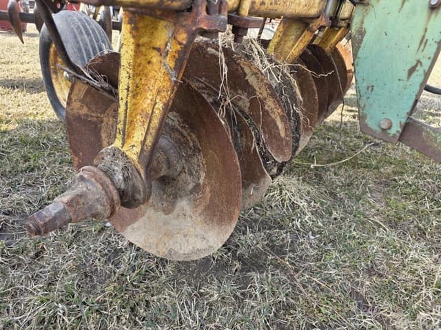 Image of John Deere 220 equipment image 2