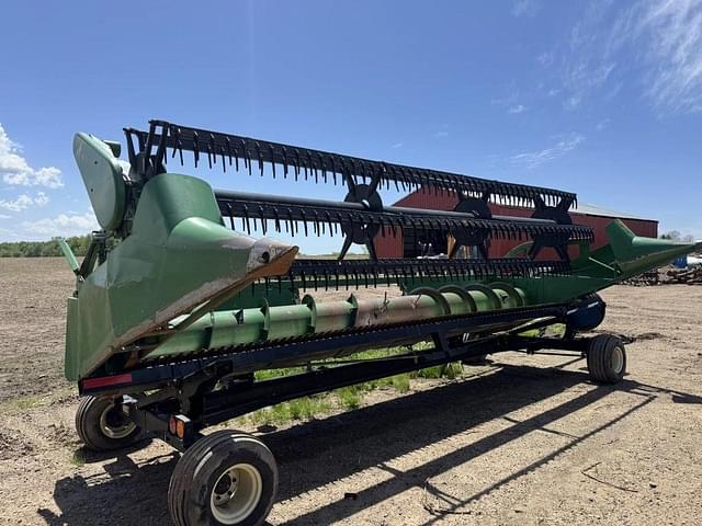 Image of John Deere 220 equipment image 2