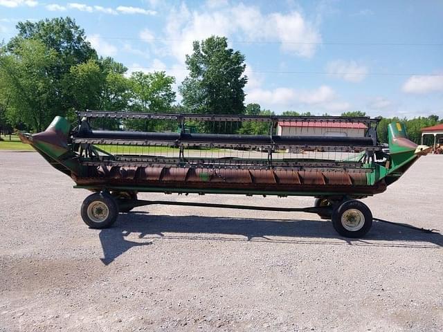 Image of John Deere 220 equipment image 1