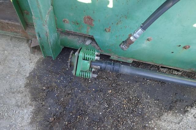 Image of John Deere 220 equipment image 1