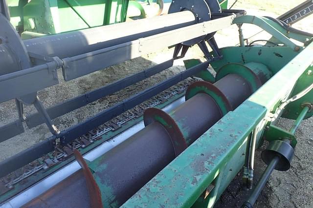 Image of John Deere 220 equipment image 3