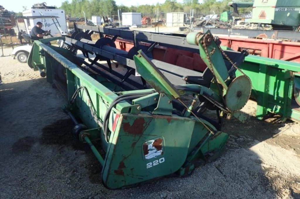Image of John Deere 220 Primary image