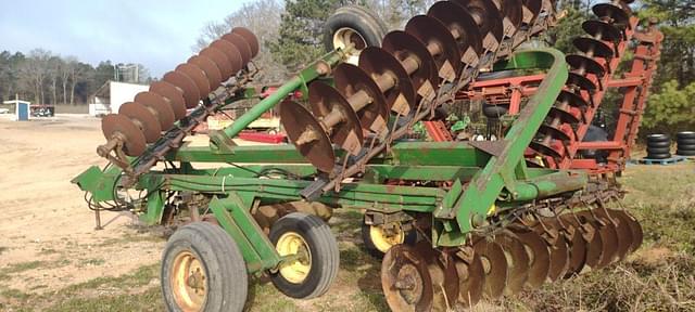 Image of John Deere 220 equipment image 2
