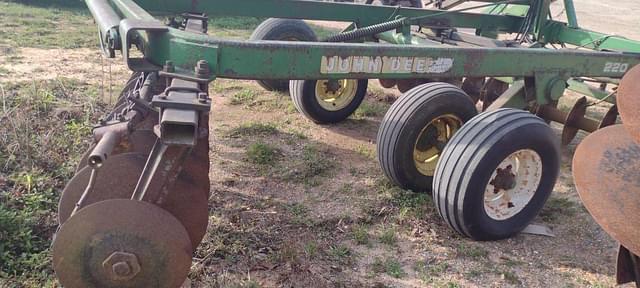 Image of John Deere 220 equipment image 4