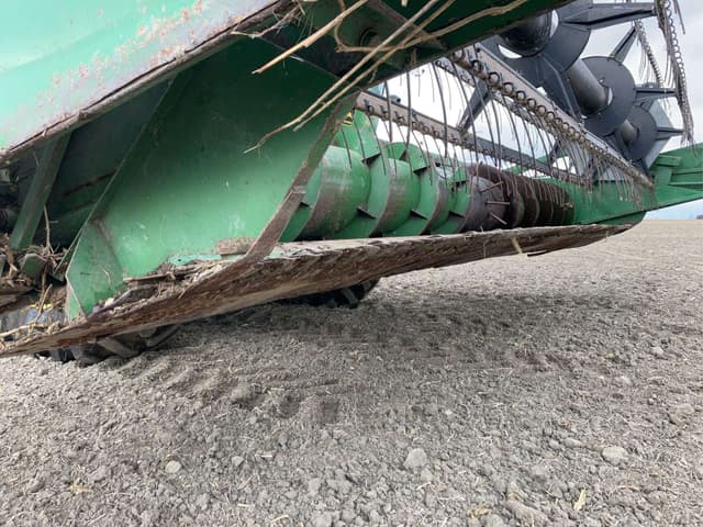 Image of John Deere 220 equipment image 4