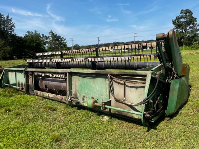 Image of John Deere 220 equipment image 3