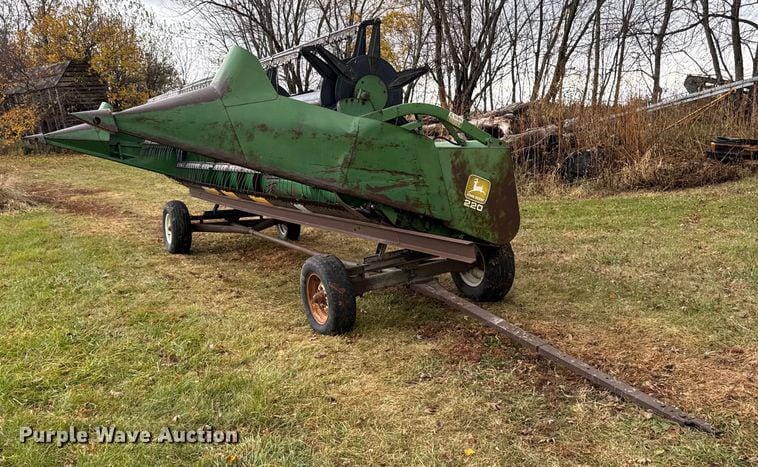 Main image John Deere 220