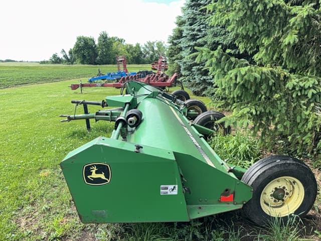 Image of John Deere 220 equipment image 1