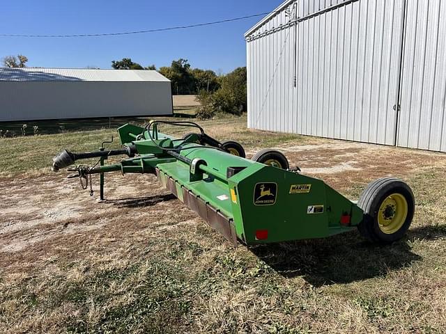 Image of John Deere 220 equipment image 1