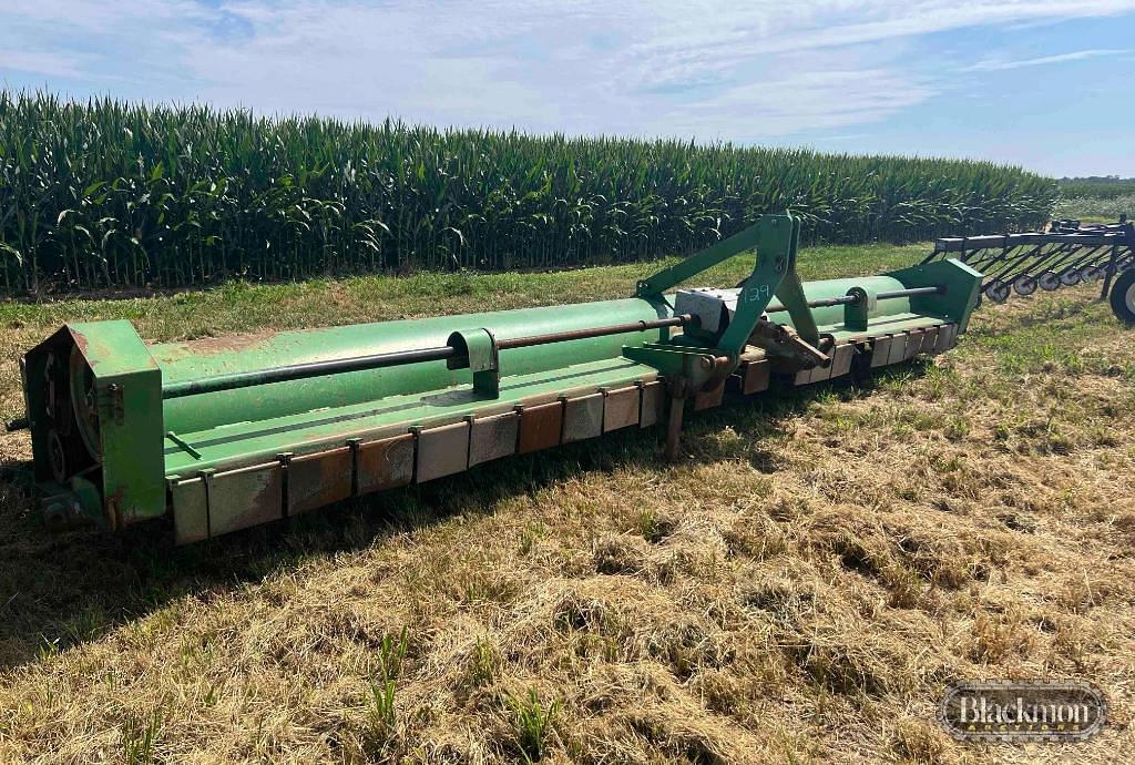 Image of John Deere 220 Primary Image