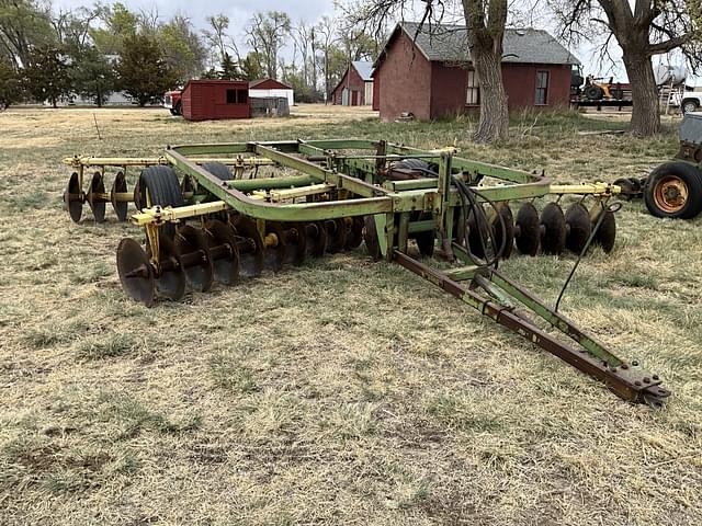Image of John Deere 220 equipment image 3