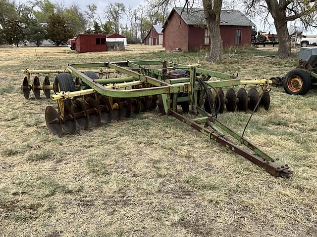Image of John Deere 220 equipment image 2
