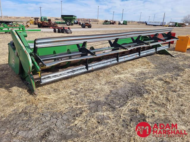 Image of John Deere 220 equipment image 1