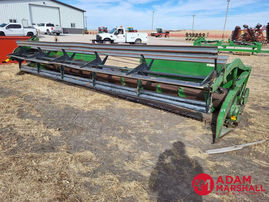 Image of John Deere 220 Primary image