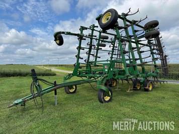 Main image John Deere 2200