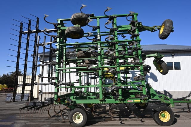 Image of John Deere 2200 equipment image 1