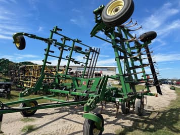Main image John Deere 2200