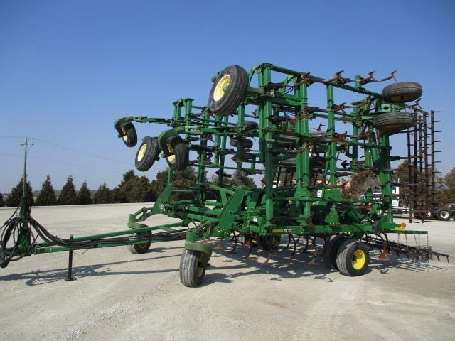 John Deere 2200 Equipment Image0