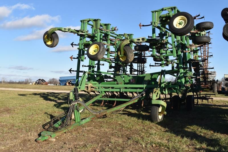 Main image John Deere 2200