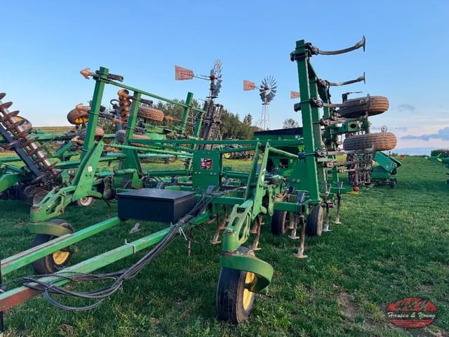 Image of John Deere 2200 equipment image 1