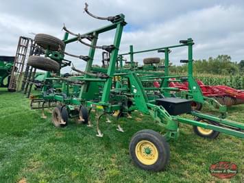 Main image John Deere 2200