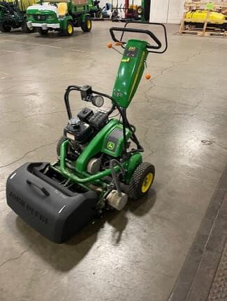 Image of John Deere 220 E-Cut equipment image 2