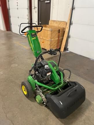 Image of John Deere 220 E-Cut equipment image 3