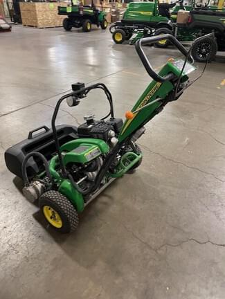 Image of John Deere 220 E-Cut equipment image 1