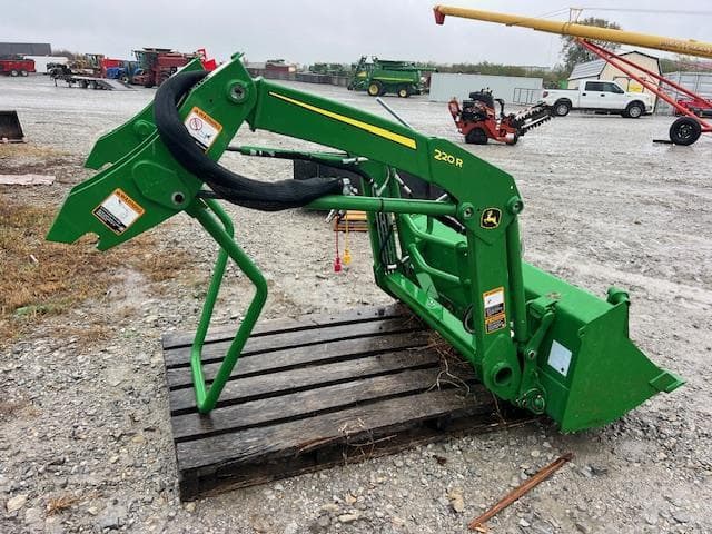 Image of John Deere 220R equipment image 1