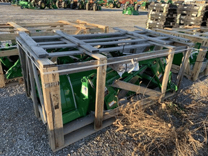 John Deere 220R Image