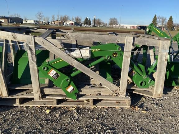 Image of John Deere 220R Image 0