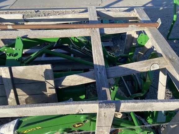 Image of John Deere 220R Image 1