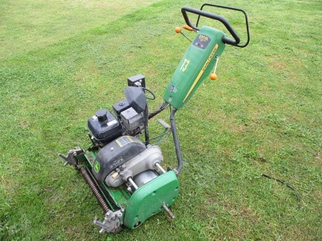 John Deere 220SL Equipment Image0