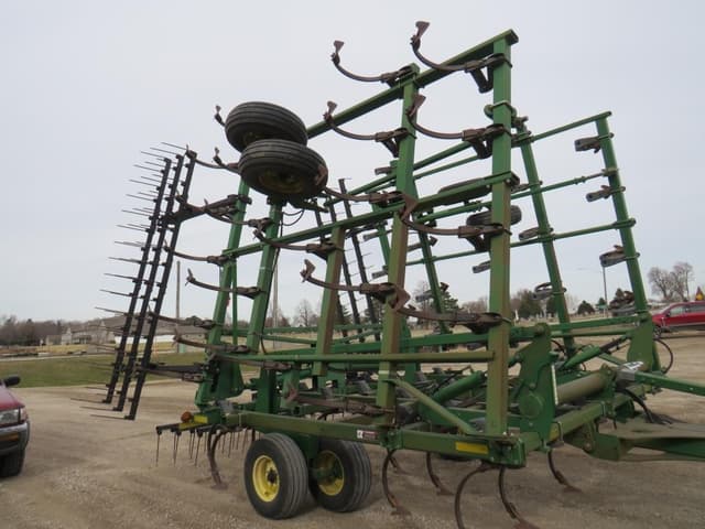 Image of John Deere 2210 equipment image 1