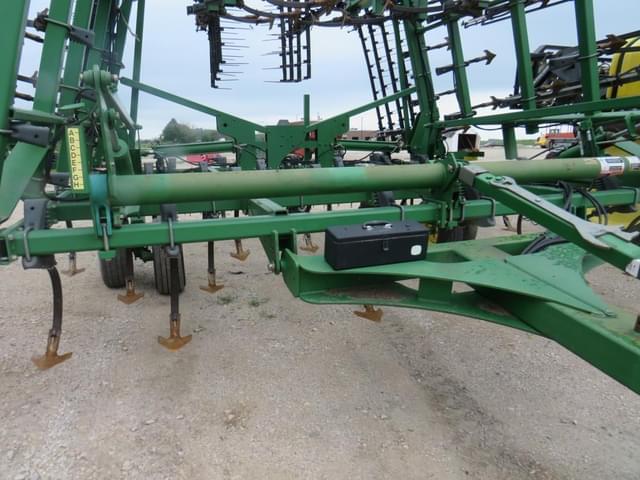 Image of John Deere 2210 equipment image 3