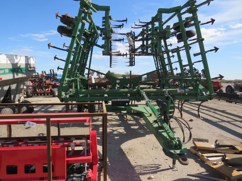 John Deere 2210 Equipment Image0