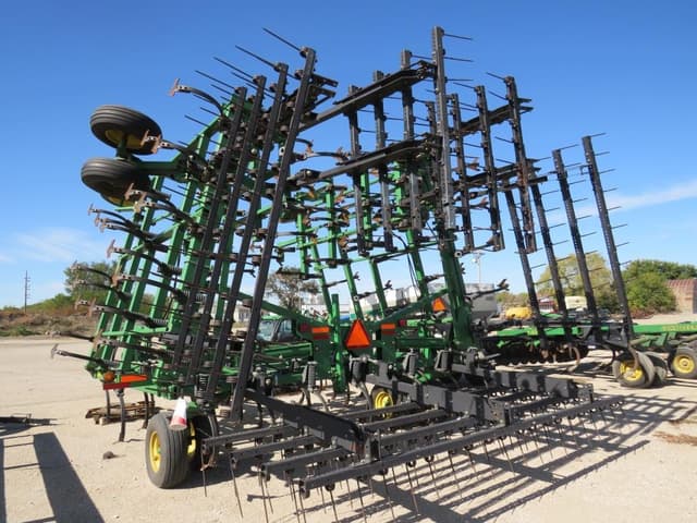 Image of John Deere 2210 equipment image 3