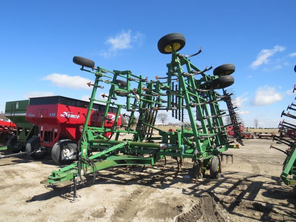 John Deere 2210 Equipment Image0