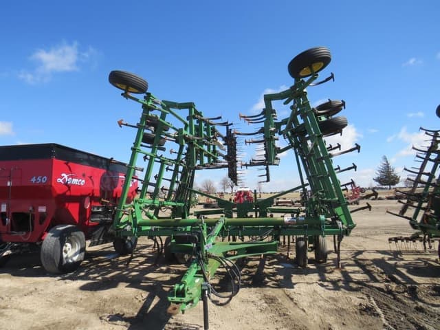 Image of John Deere 2210 equipment image 1