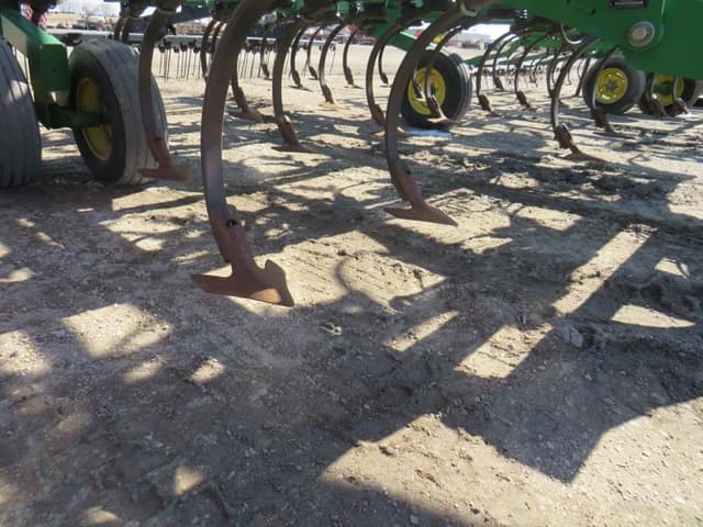 Image of John Deere 2210 equipment image 3