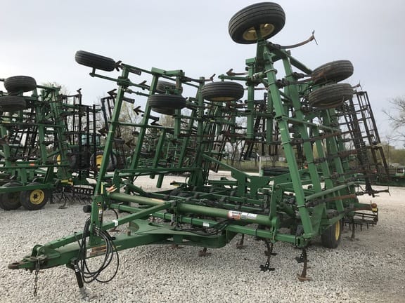 Main image John Deere 2210