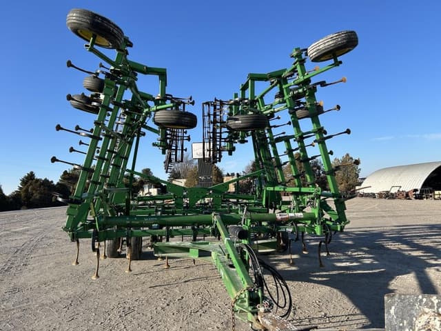 Image of John Deere 2210 equipment image 3