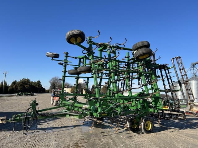 Image of John Deere 2210 equipment image 4