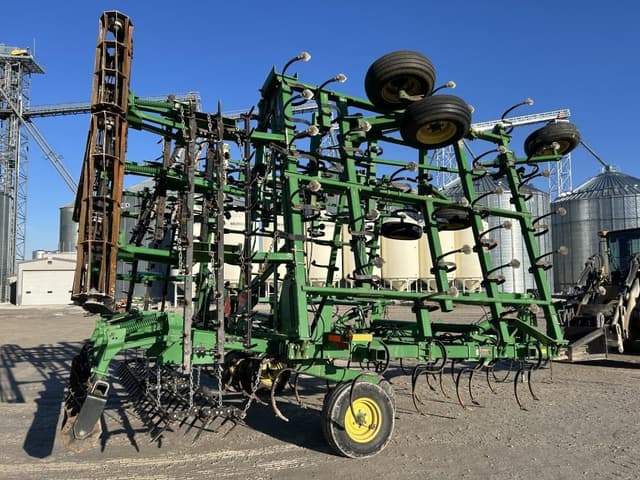 Image of John Deere 2210 equipment image 2