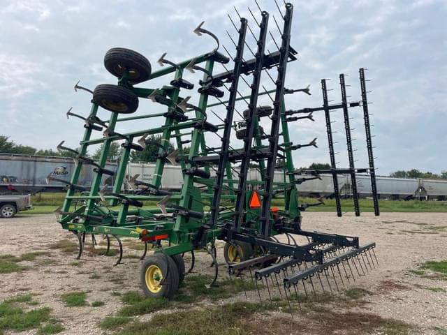 Image of John Deere 2210 equipment image 4