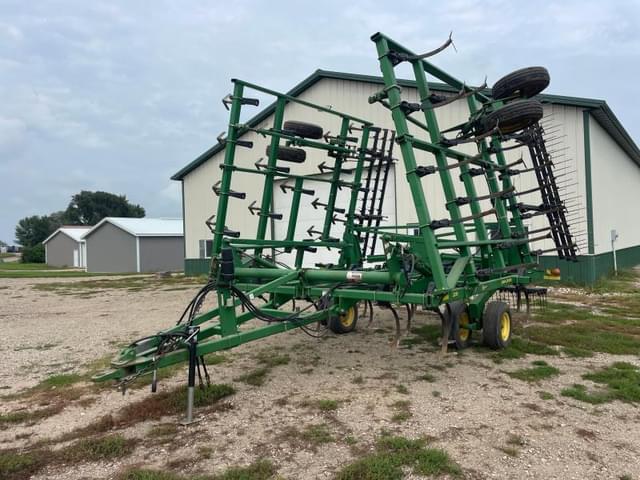 Image of John Deere 2210 equipment image 1