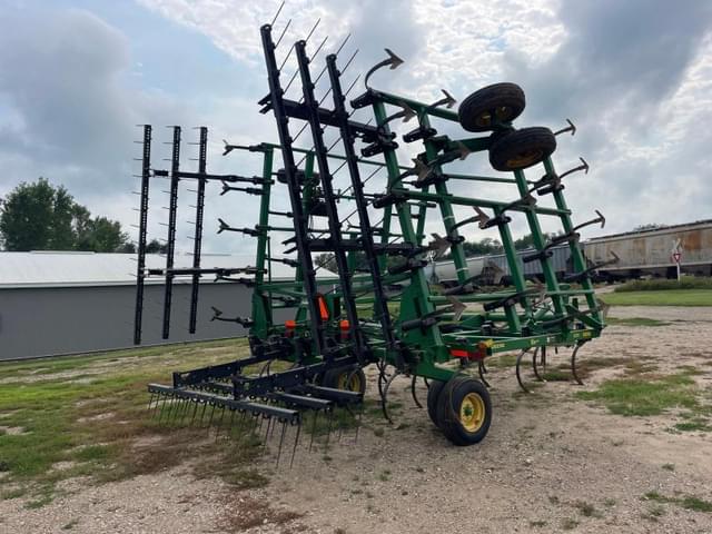 Image of John Deere 2210 equipment image 3