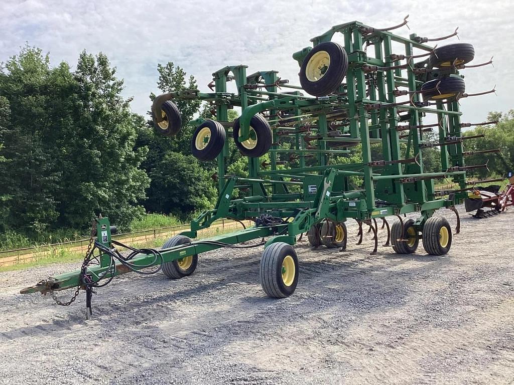 Image of John Deere 2210 Primary image