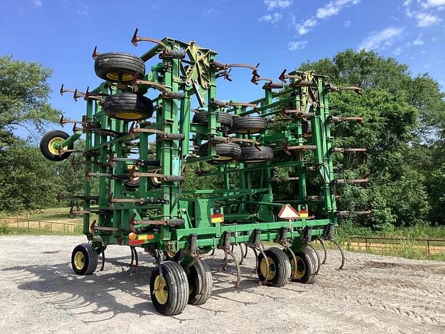 Image of John Deere 2210 equipment image 3